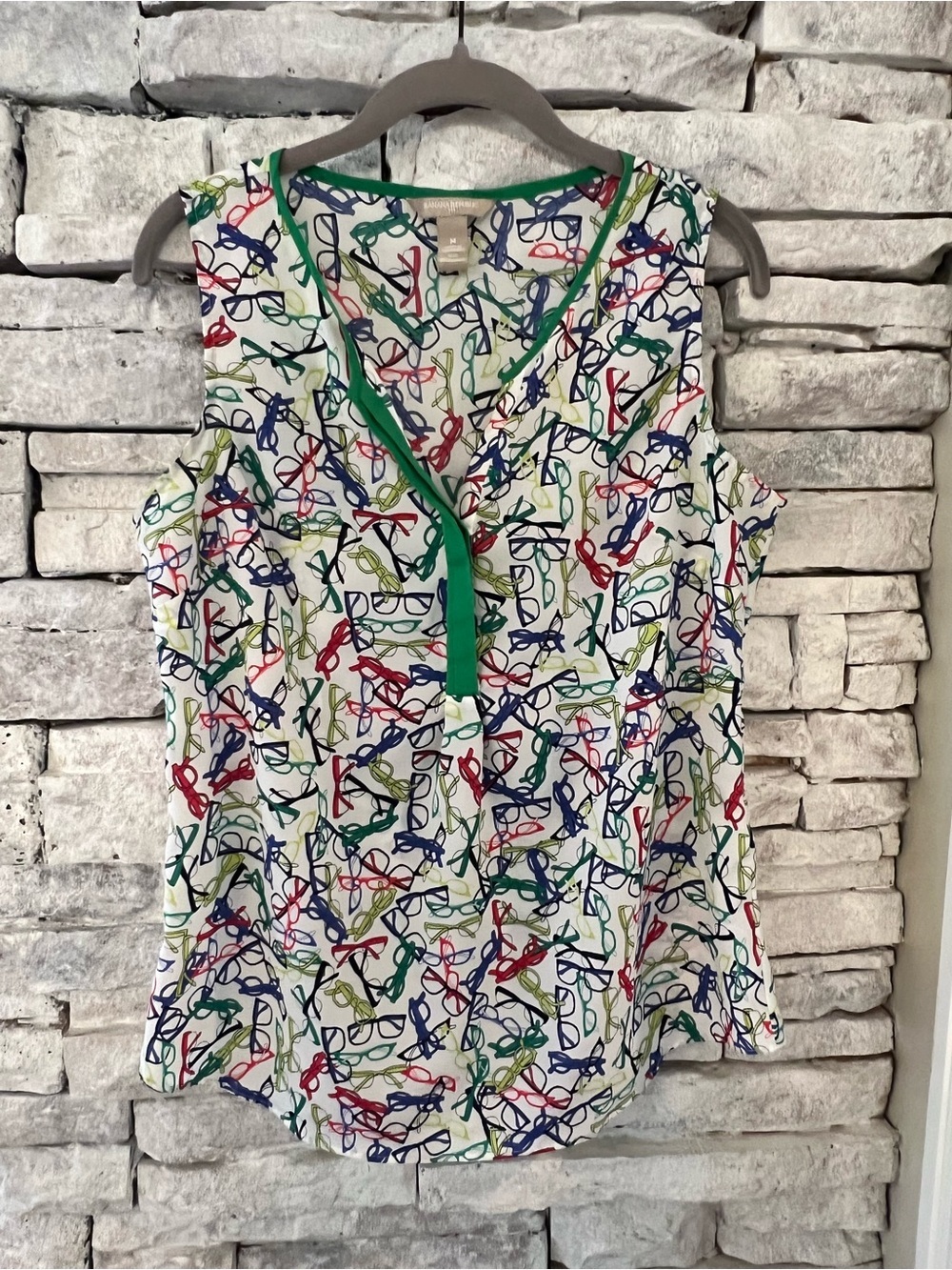 Banana Republic Sleeveless V-Neck Printed Top with Green Trim Womens Size Medium